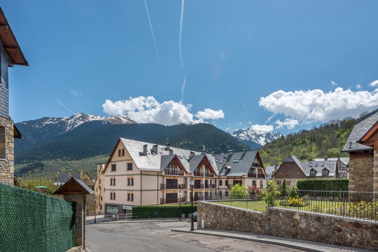 Apartament Pirenne *